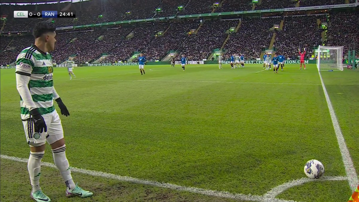 🗣️ "𝗪𝗛𝗔𝗧 𝗔 𝗦𝗧𝗥𝗜𝗞𝗘 𝗧𝗛𝗔𝗧 𝗜𝗦!" Paulo Bernardo puts Celtic 1-0 ahead with a great goal 🔽
