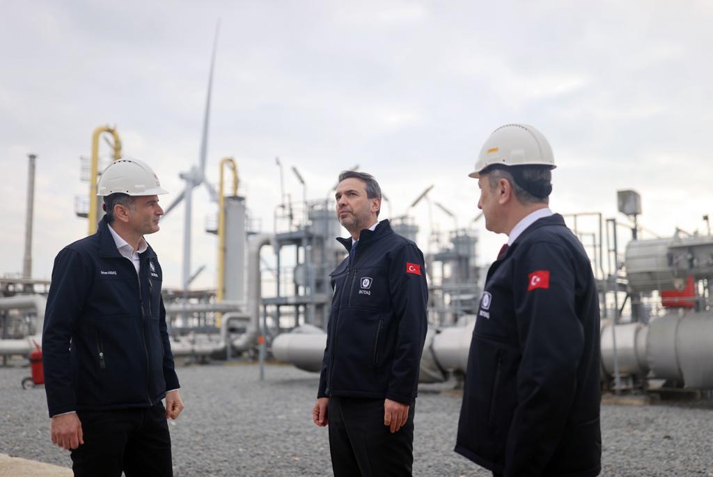 Silivri Doğal Gaz Depolama Tesisimiz %100 doluluk oranına sahip. Kışa hazır giriyoruz ve arz güvenliği sorunu öngörmüyoruz. Hedefimiz 4.6 milyar metreküp olan depolama kapasitesini 5.6 milyar metreküpe çıkarmak.