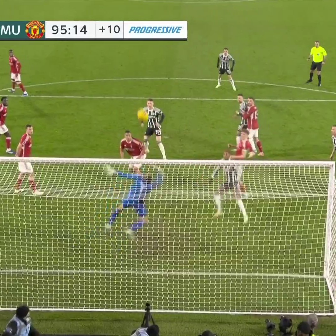 A HUGE late save by USMNT keeper Matt Turner preserves Nottingham Forest's lead!