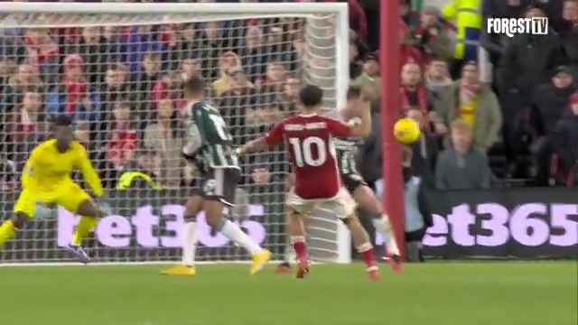Playing with belief, fight, freedom and positivity 👏 All the action from our historic win against Manchester United 😍