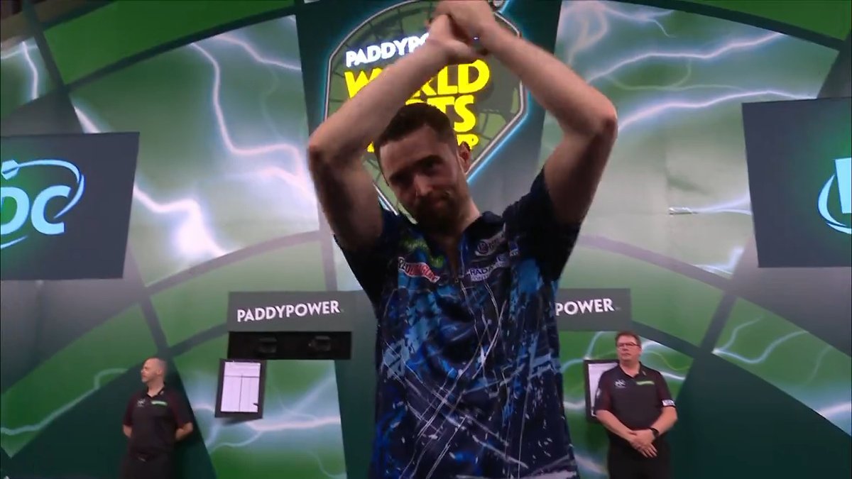 INCREDIBLE DRAMA 🤯 Luke Humphries beats Joe Cullen in a sudden death leg 🎯