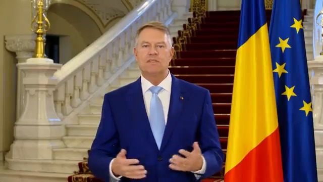 Dragi români, vă urez tuturor un An Nou cu sănătate, plin de bucurii și împliniri! La mulți ani!