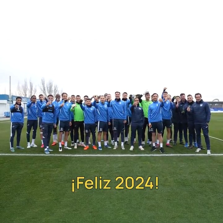 🥂 ¡Estos chavales tienen un mensaje para vosotros! 🥰 #Feliz2024