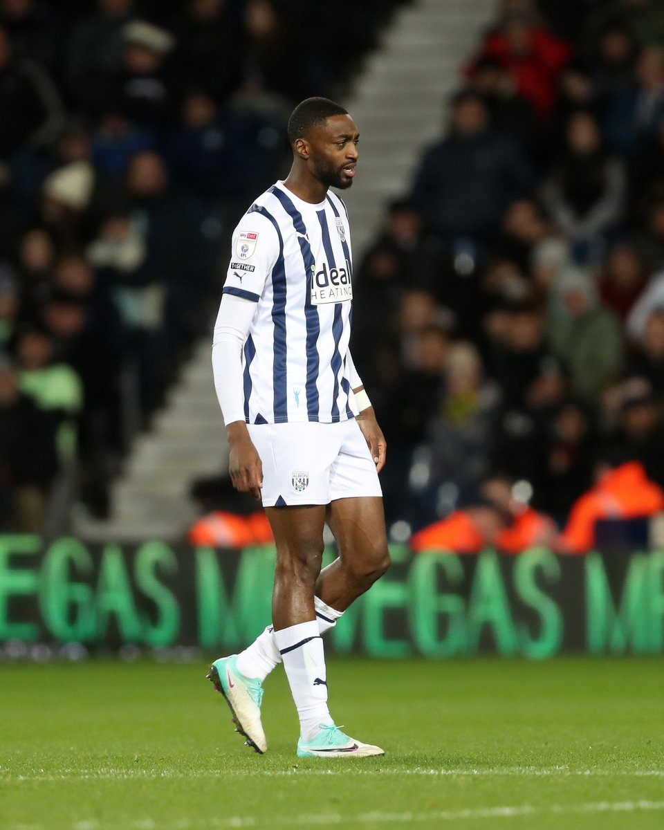 This man is a 6'4" centre half. 🤯 Semi Ajayi | #WBA