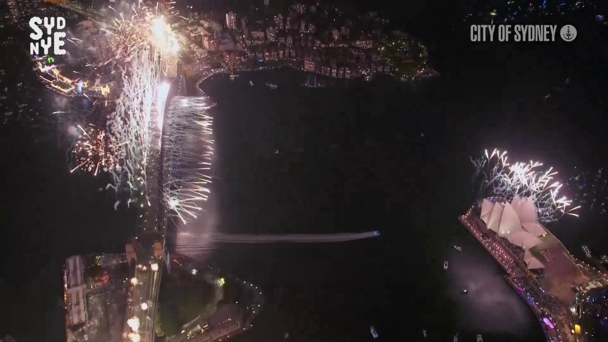 🇦🇺 | AÑO NUEVO 2024: Australia da la bienvenida al Año Nuevo con un espectáculo de fuegos artificiales en Sydney.