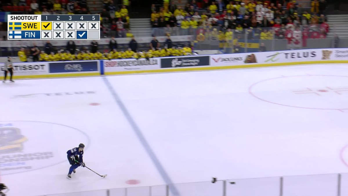 Jani Nyman wins it for Leijonat.fi on a shootout.🇫🇮💪 #WorldJuniors #SWEFIN