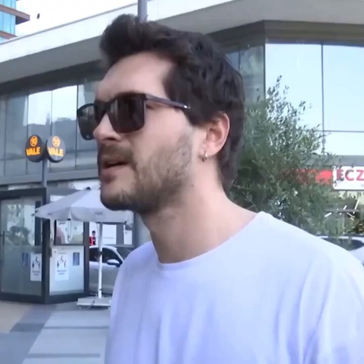 masanın altına girip yediğim üzümler sayesinde hayatıma gireceğini sandığım kişi