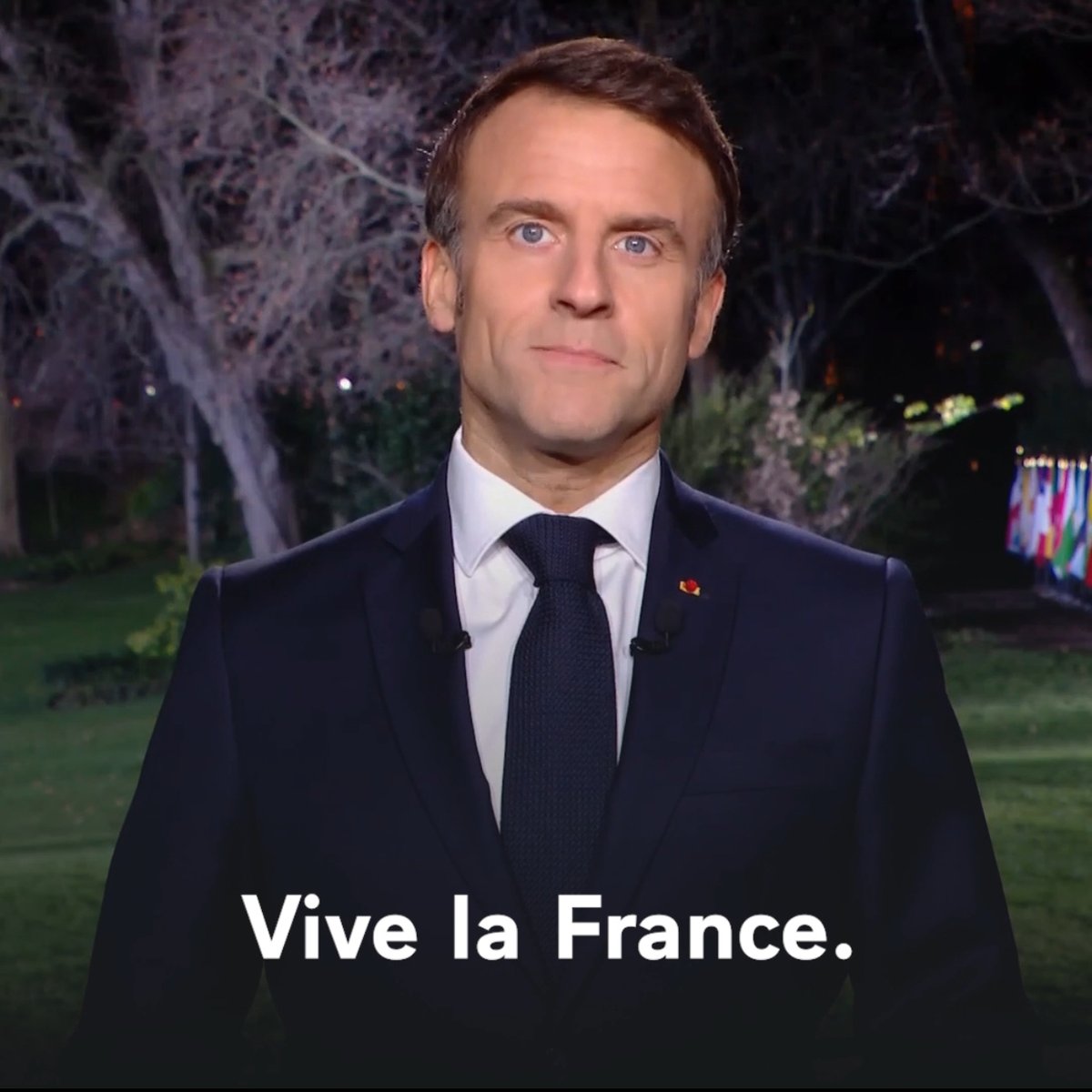 Mes chers compatriotes, Année de détermination, de choix, de régénération, de fierté et d'espérance, 2024 sera un millésime français. Je vous souhaite une belle et heureuse année. Vive la République, vive la France !