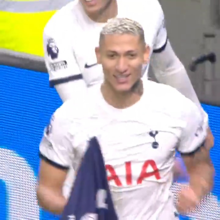 5️⃣ goals in 5️⃣ games for @Richarlison97! 🔥