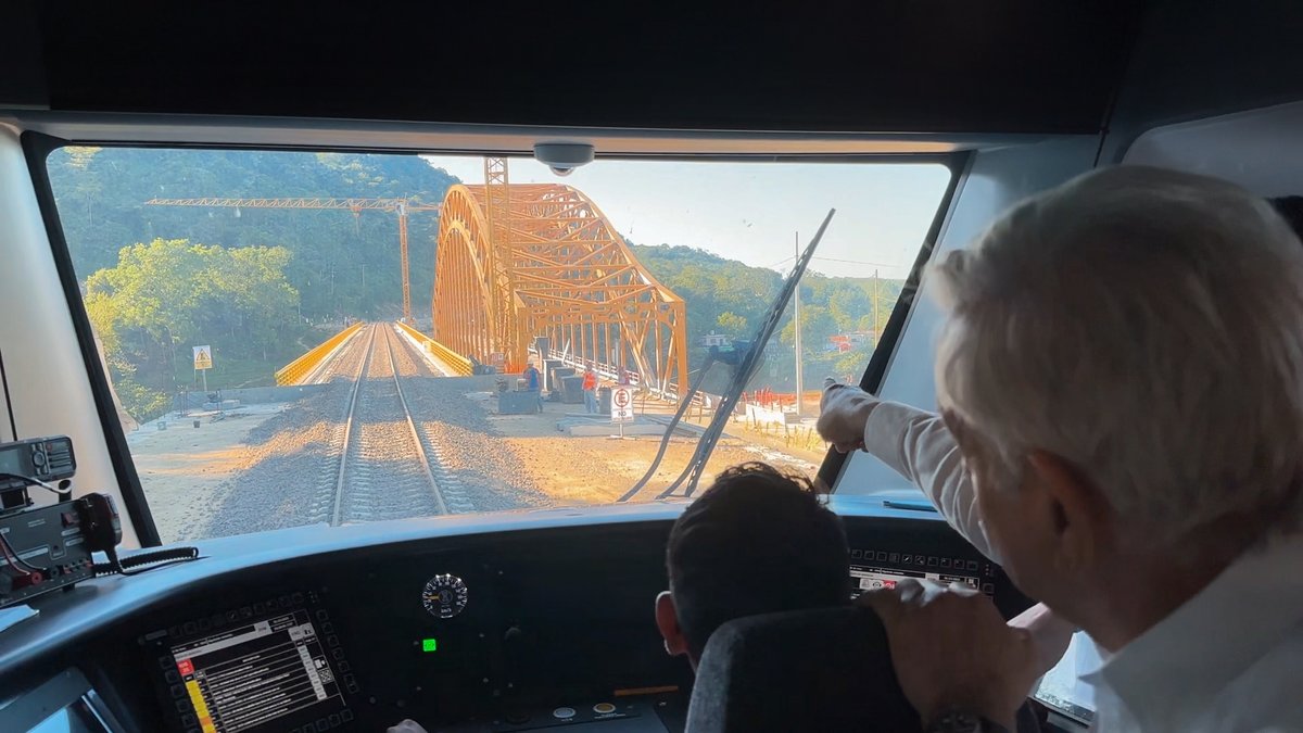 Me dio mucho gusto y les comparto mi alegría porque cruzamos con el Tren Maya el nuevo puente de Boca del Cerro para llegar a Palenque. Cerramos el año haciendo el bien. Abrazos.