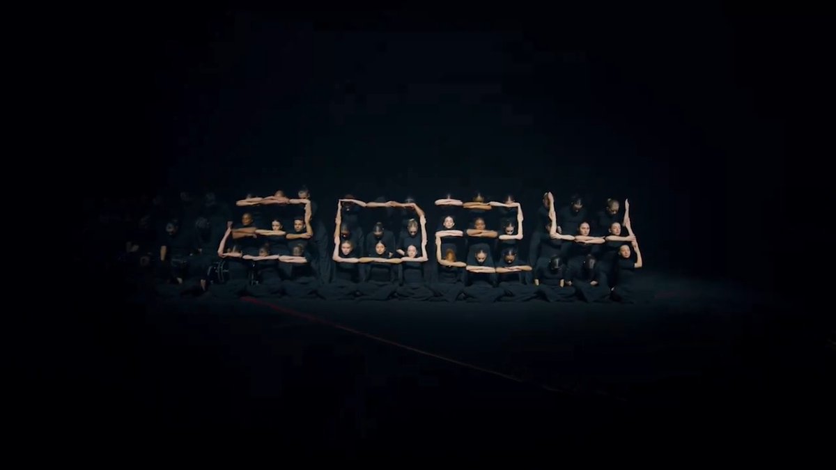 ✨ 🥳 Très bonne année 2024 ! On vous attend dans une forme olympique pour cette nouvelle année placée sous le signe des Jeux Olympiques et Paralympiques de Paris 2024. 🇫🇷 🙏 Un grand merci à Sadeck Waff pour cette chorégraphie unique !
