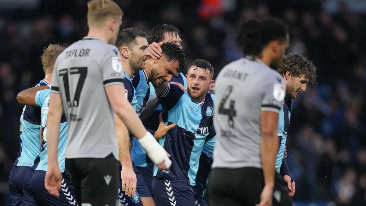😍 Ryan Tafazolli's towering header broke the deadlock at AP!
