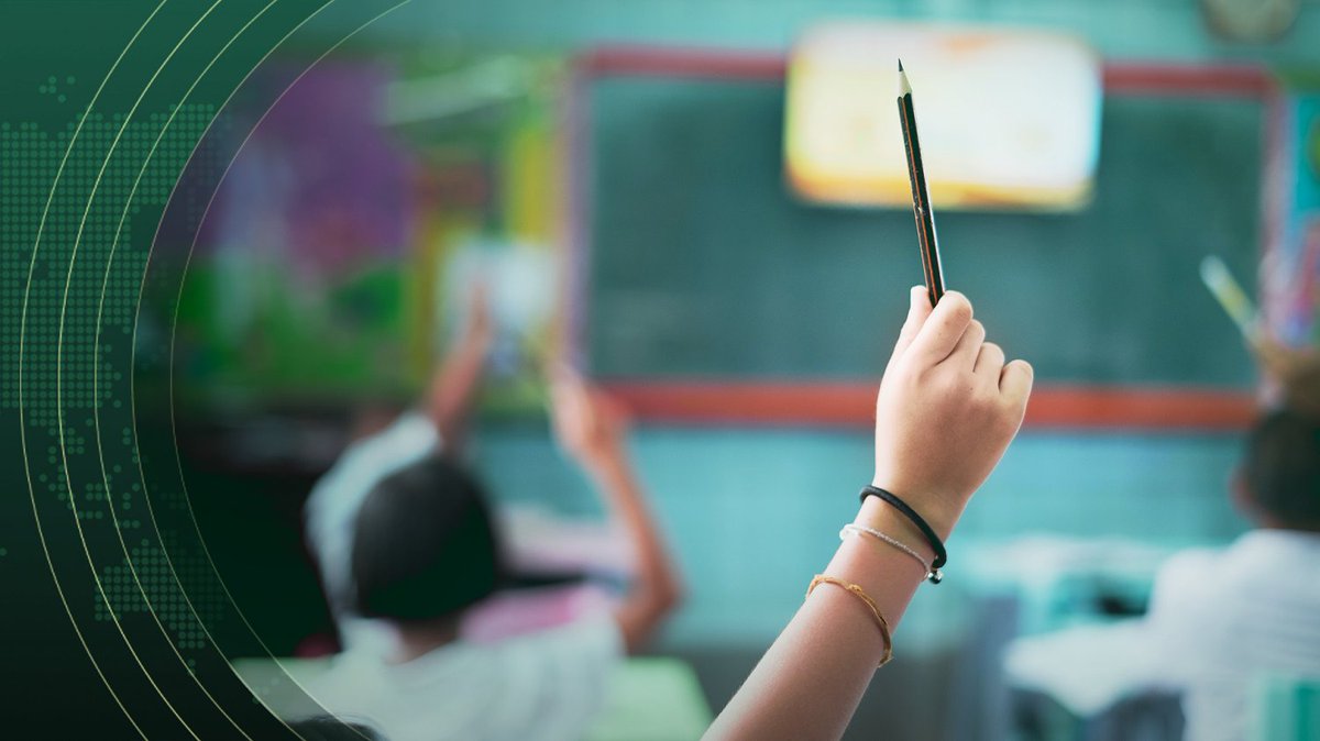 Au Québec, certains jeunes ont manqué une dizaine de jours d'école, d'autres un mois complet, alors que ceux du privé n'ont pas été touchés, ce qui a créé des inégalités entre eux. Le reportage de Charlotte Dumoulin au #TJ18h