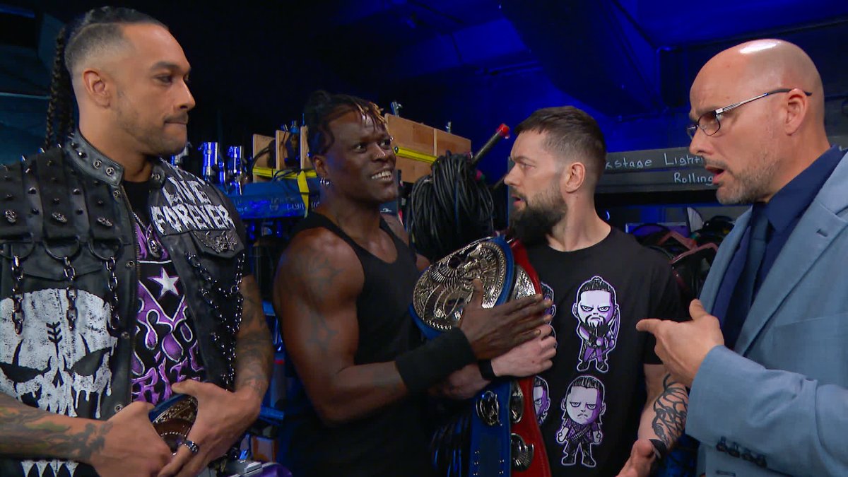 EARLIER TONIGHT: Ron Killings called Finn Bálor a scaredy cat ... but why?! 😂 @ArcherofInfamy Adam Pearce #WWERaw