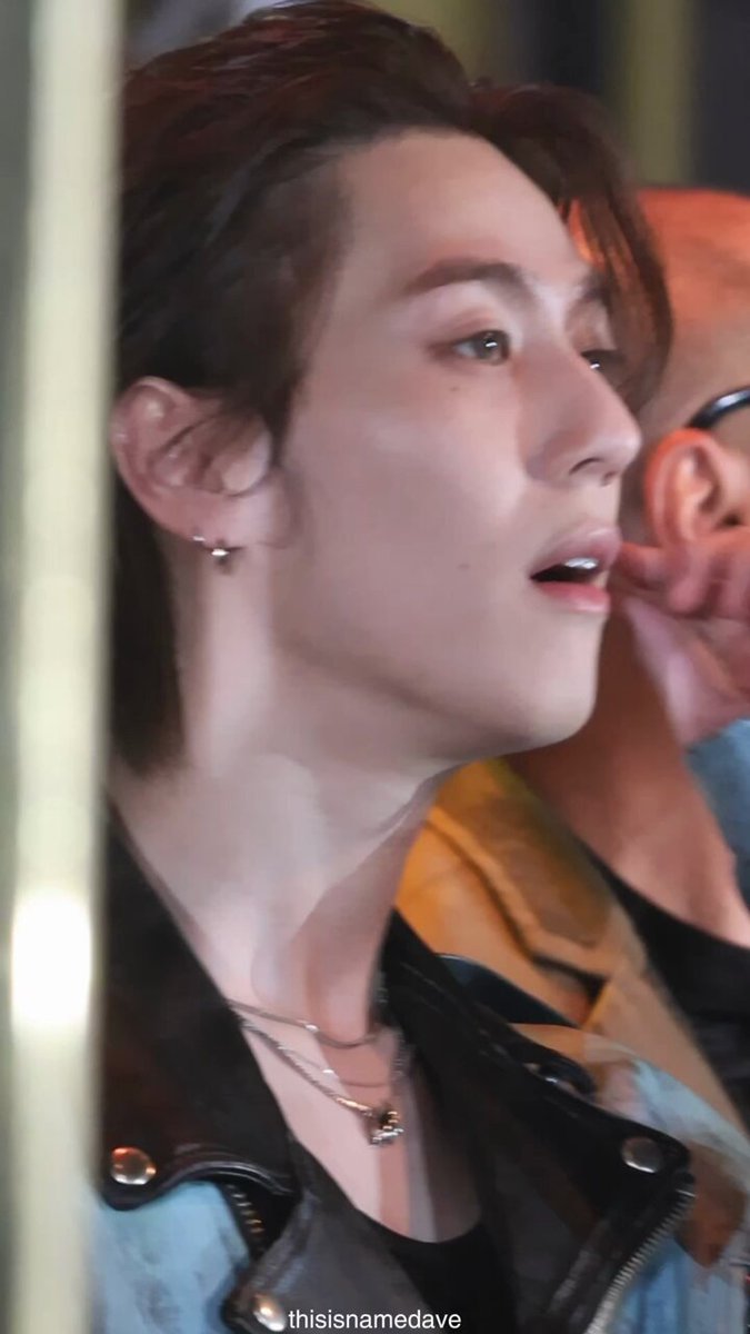คือชอบไปหมด เลยตัดรวมไว้ดูเอง ดูวนไป 🫠 น้องเหมือนเทวดาเลยง่ะ น่ารักสดใสมาก 🤲🏻🥹 full cr. อยากเจออีกแล้ว แต่ขอไม่สู้กับเสาอีกได้ไหม 😂 #ICONSIAMxYUGYEOM #YUGYEOM #유겸 @Yugyeom #ICONSIAMCountdown2024 #AmazingThailandCountdown2024 #START_YEARwithYUGYEOM