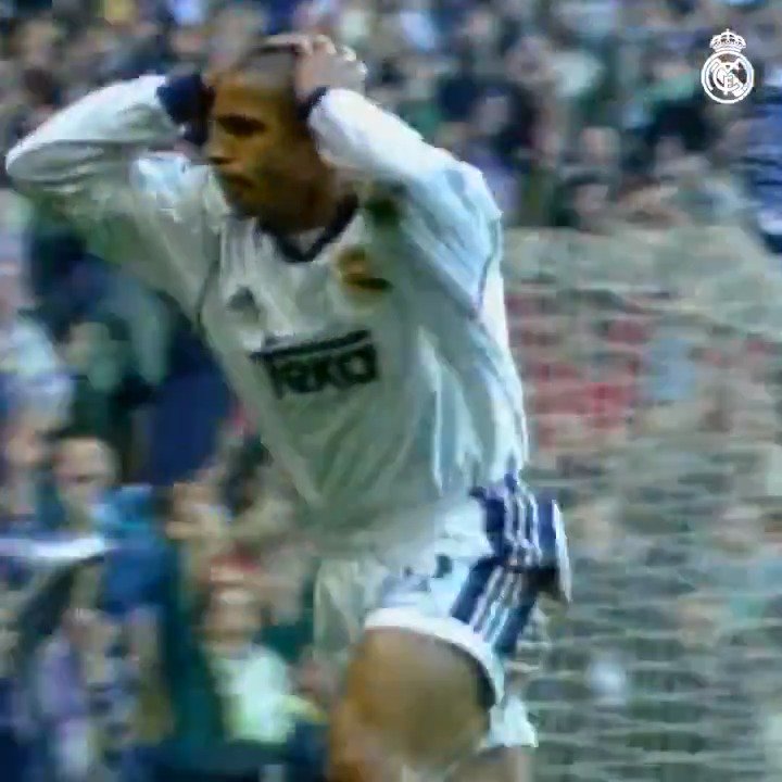 If Roberto Carlos isn't the best left-back ever, then who is? 🇧🇷🤔