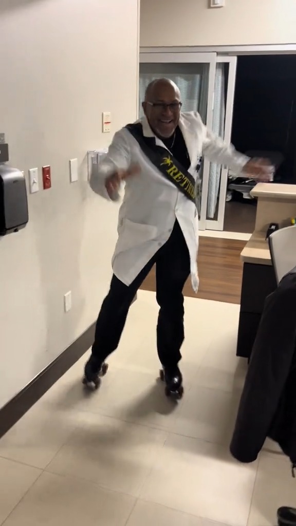 This Black doctor is celebrating retirement after 30+ years of work! 🙌🏾 We know that's right! #RP: @chanelandcoke/TikTok