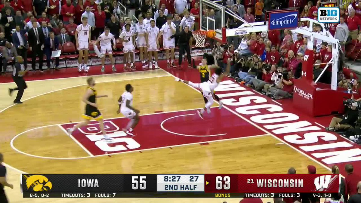 WHAT A SEQUENCE❗ Wisconsin Basketball just turned defense into highlight baskets on back-to-back possessions. 👀 📺: Big Ten Network