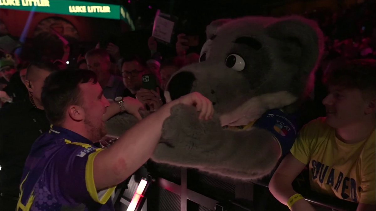 Love how delighted Warrington Wolves fan Luke Littler was to see Wolfie during his walk on in last night’s World Darts Semi Final! The very best of luck tonight Luke in the Final 🐺🎯🏉