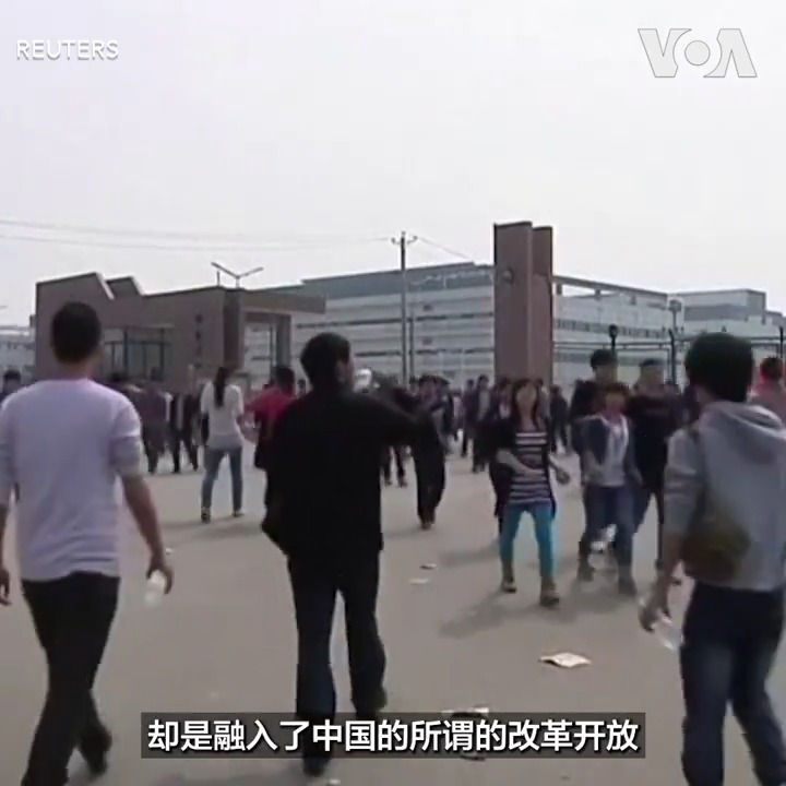 30年来，台湾在政治上不断走向独立自主，但经济上却十分依赖中国。台商是壮大中国改革开放的一分子，中国现在反过来用其军事力量威吓台湾。分析人士表示，台湾过去的西进政策是政府与商人短视的结果，说是“养虎为患”一点也不为过。报道：