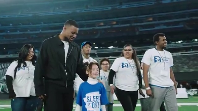 Giving back means more to Saquon Barkley. Through his own experience with homelessness as a child, he continues to inspire others through his support of Covenant House NJ. 1 RT = 2 Votes #WPMOYChallenge + Saquon Barkley