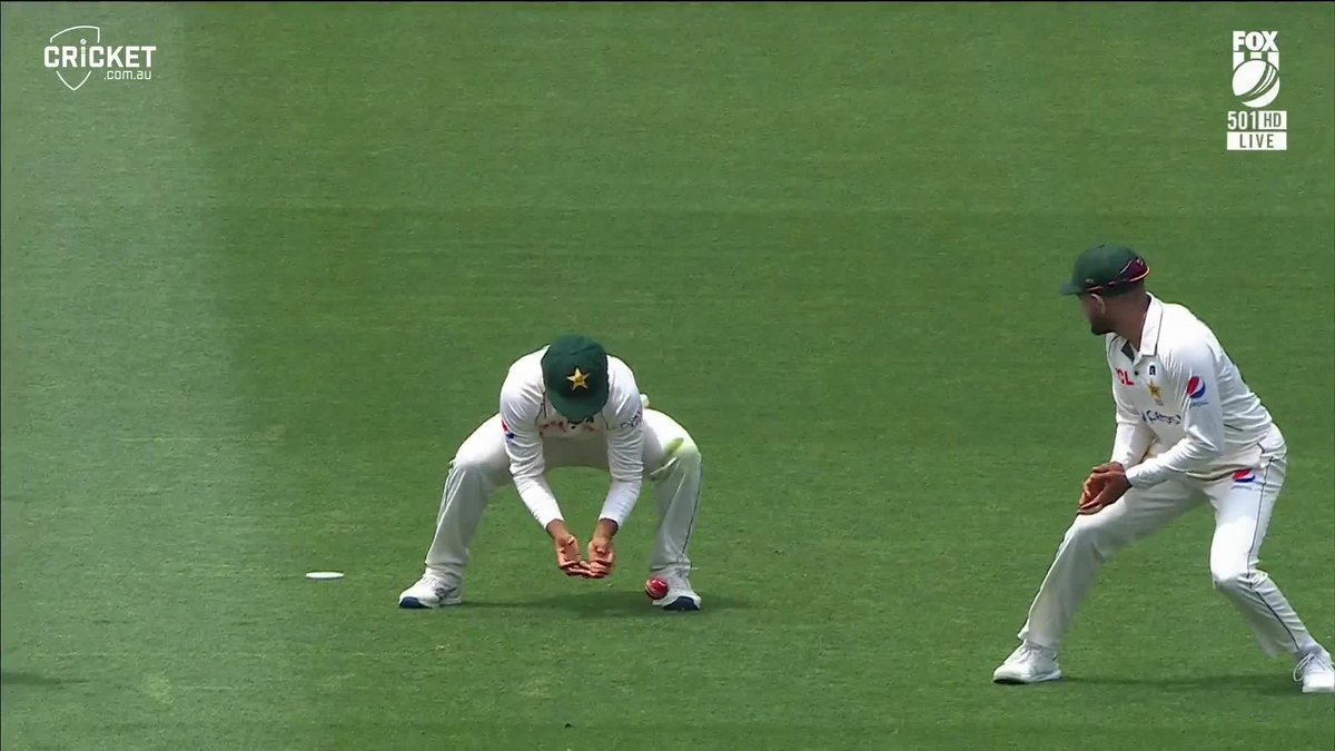 It's happened again! 😲 David Warner gets a life courtesy of the debutant Saim Ayub #AUSvPAK