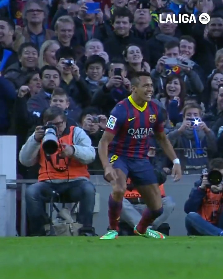 ⚽⚽⚽ ¡Qué '𝕄𝔸ℝ𝔸𝕍𝕀𝕃𝕃𝔸' de hat-trick! 🇨🇱🌟 Alexis Sánchez 💙❤ FC Barcelona 🔙 #TalDíaComoHoy 2⃣0⃣1⃣4⃣ #LALIGAEASPORTS #LALIGAHistory