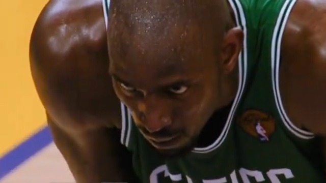 Se tenían ganas. Se picaban. Pero se respetaban. Pau Gasol - Garnett, 𝑬𝑳 𝑫𝑼𝑬𝑳𝑶. #LosAnillosDePau, el sábado 6 a las 17:30 en Movistar Plus+ (dial 7).