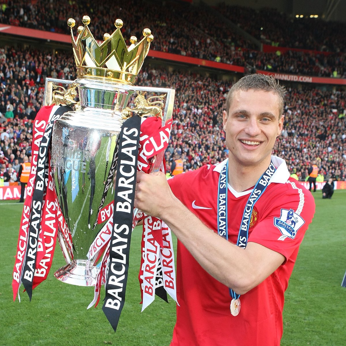 🏆 Five Premier League titles 🔝 Two Player of the Season awards Where does Nemanja Vidic rank among the greatest #PL centre-backs of all time? 🤩