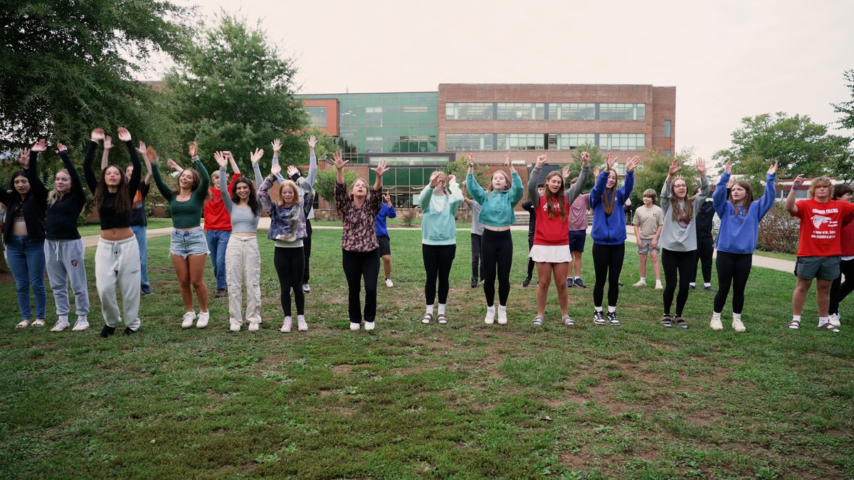 Movement during lessons: It’s not just for littles! These high school students are dancing up a storm and learning French at the same time. 💃