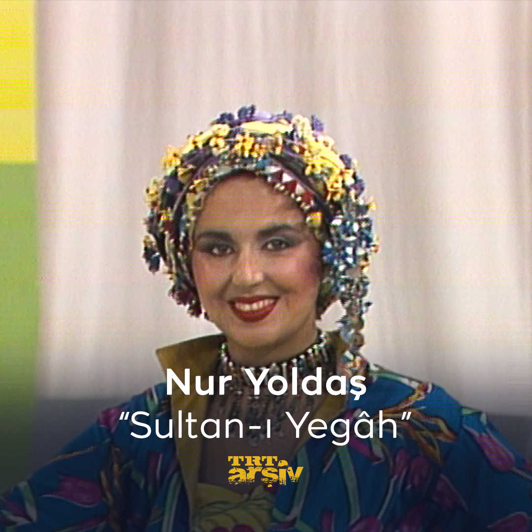 Sözleri Attila İlhan, bestesi Ergüder Yoldaş’a ait "Sultan-ı Yegâh" eserini, Nur Yoldaş'ın güzel yorumuyla dinliyoruz. 🎶
