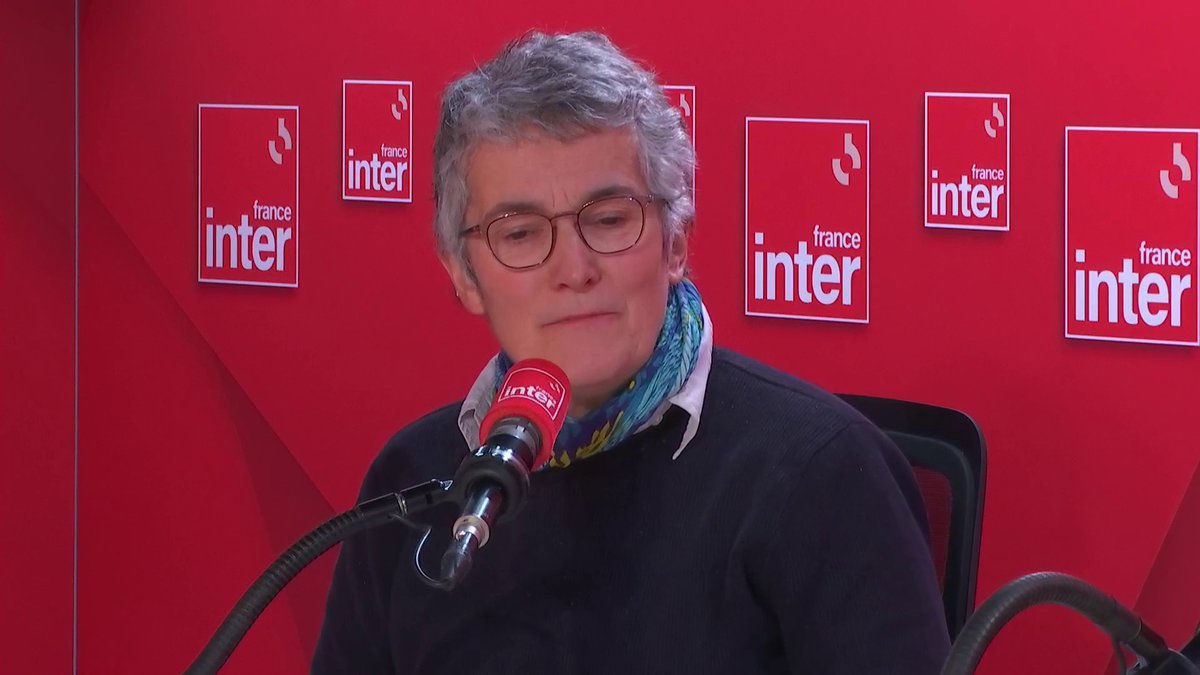 Marie-Aleth Grard, présidente d'ATD Quart Monde, dénonce un contexte où le plus haut sommet de l'Etat montre du doigt les pauvres comme responsables des maux de la société : "Toute lois qui est mises en place depuis de nombreux mois montre les pauvres comme des profiteurs"France Inter