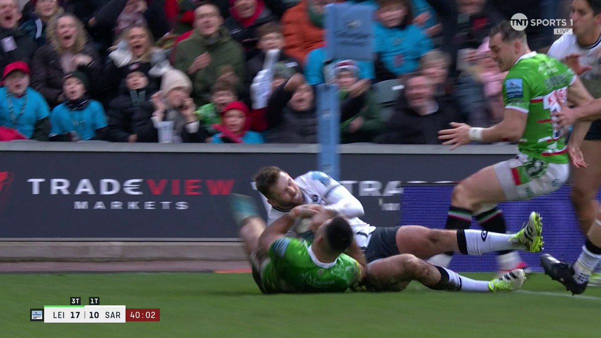Oh so close 😳 An incredible try turns into an incredible try saver 👏 #GallagherPrem | #LEIvSAR