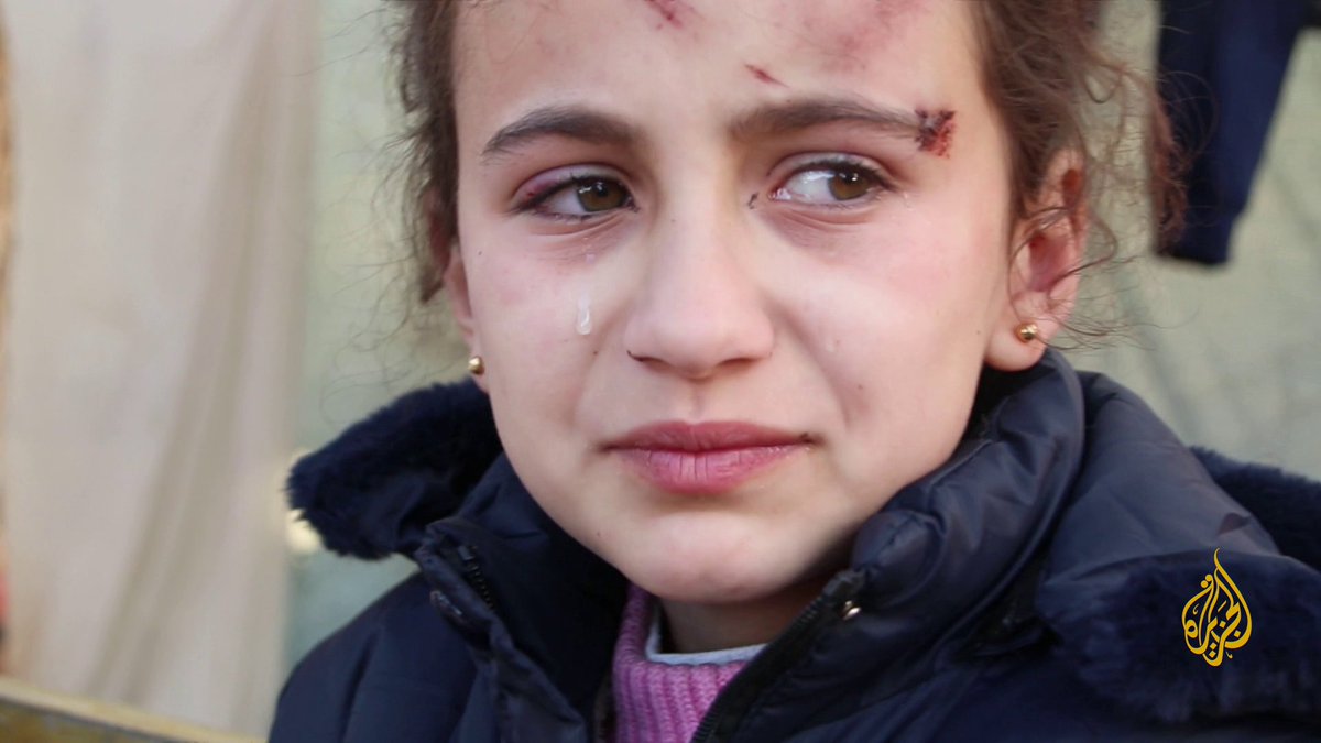 "إن شاء الله ما تمروا بهذا الحال".. كلمات الطفلة الفلسطينية روفان نصر التي فقدت كل عائلتها في استهداف منزل نزحوا إليه في خان يونس وكانت الناجية الوحيدة #حرب_غزة #الأخبار