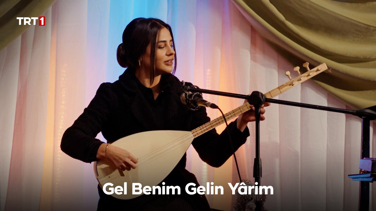 "Gel benim gelin yârim..." 🎶 Asuman'dan, başta Taner ve Selma olmak üzere birbirini seven bütün çiftlere... 🥰 #SelTan #SevdanınDağı #GönülDağı Gönül Dağı