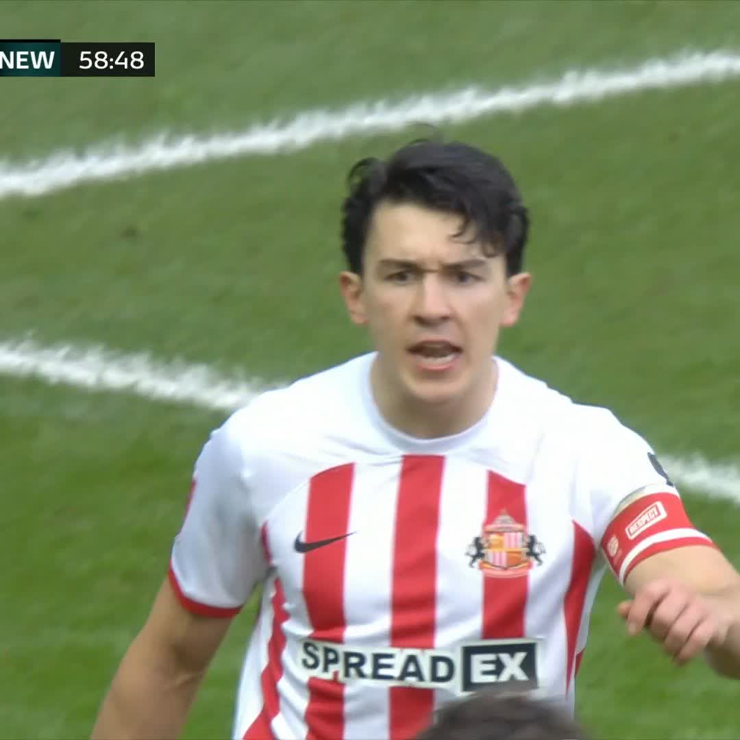Big hard Luke O'Nien made his first and only meaningful tackle on a 17 year old. We know what you are. Coward.