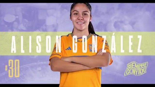 ¡Así salen a la cancha nuestras Amazonas en su debut en el Clausura 2024! Alineación Cemex México. #SiempreContigo 👊 #EstoEsTigresFemenil 🐯