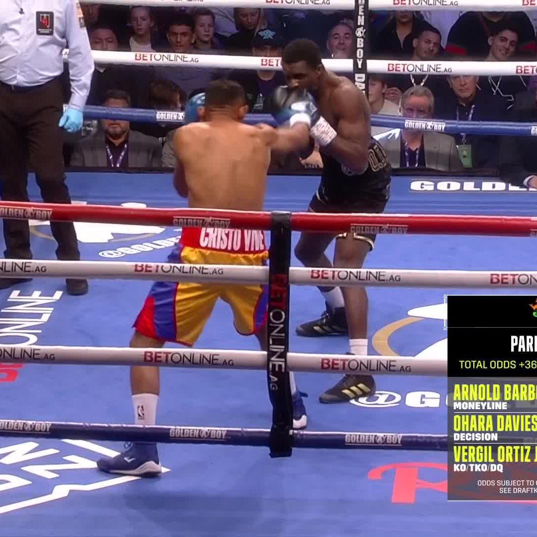 Ismael Barroso bulldozes Ohara Davies 😲 Vergil Ortiz Jr. returns to the ring NEXT on 🥊 #OrtizLawson