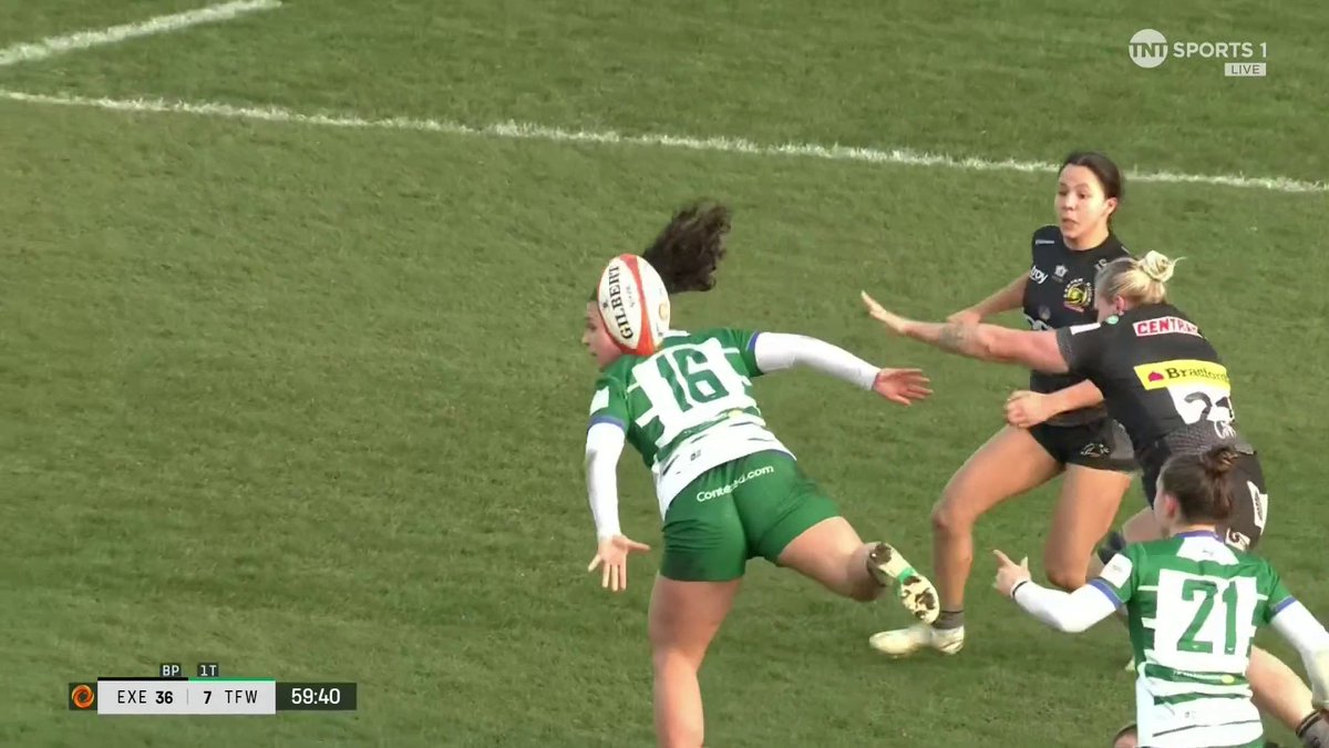 "What on earth was that offload!?" 😳 Gotta love skills like that from a front rower 🤤 #PWR | #EXEvTFW