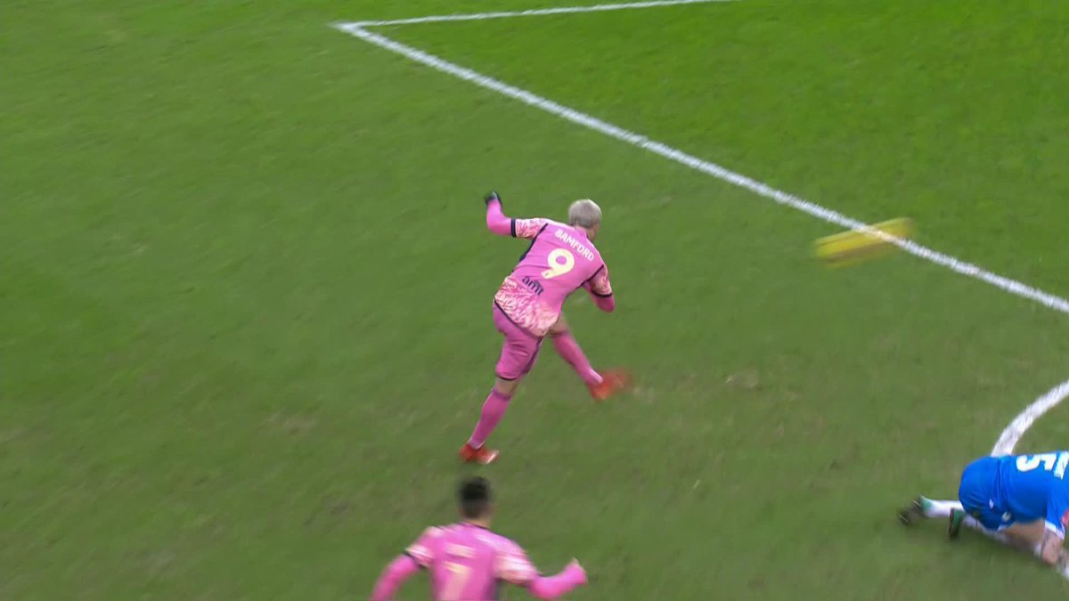 SIMPLY. BREATHTAKING. PATRICK BAMFORD. OH MY WORD. ๐คฏ๐คฏ๐คฏ Leeds United #EmiratesFACup