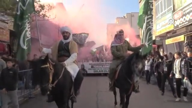 #Batman’da HÜDA-PAR tarafından “Selahhadin’in Torunları Gazze İçin Yürüyor” eylemine çok sayıda kişi katıldı