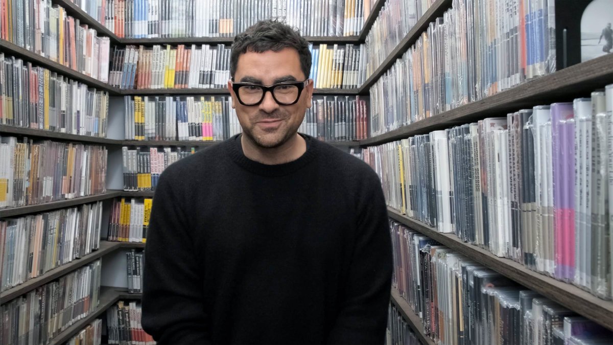 ✨Dan Levy’s Closet Picks✨ The writer and director, whose new film GOOD GRIEF is now streaming on Netflix, talks about the eternal inspiration of MOONSTRUCK, shares his love for Parker Posey, & reminiscences about watching Sofia Coppola direct on the set of THE VIRGIN SUICIDES.