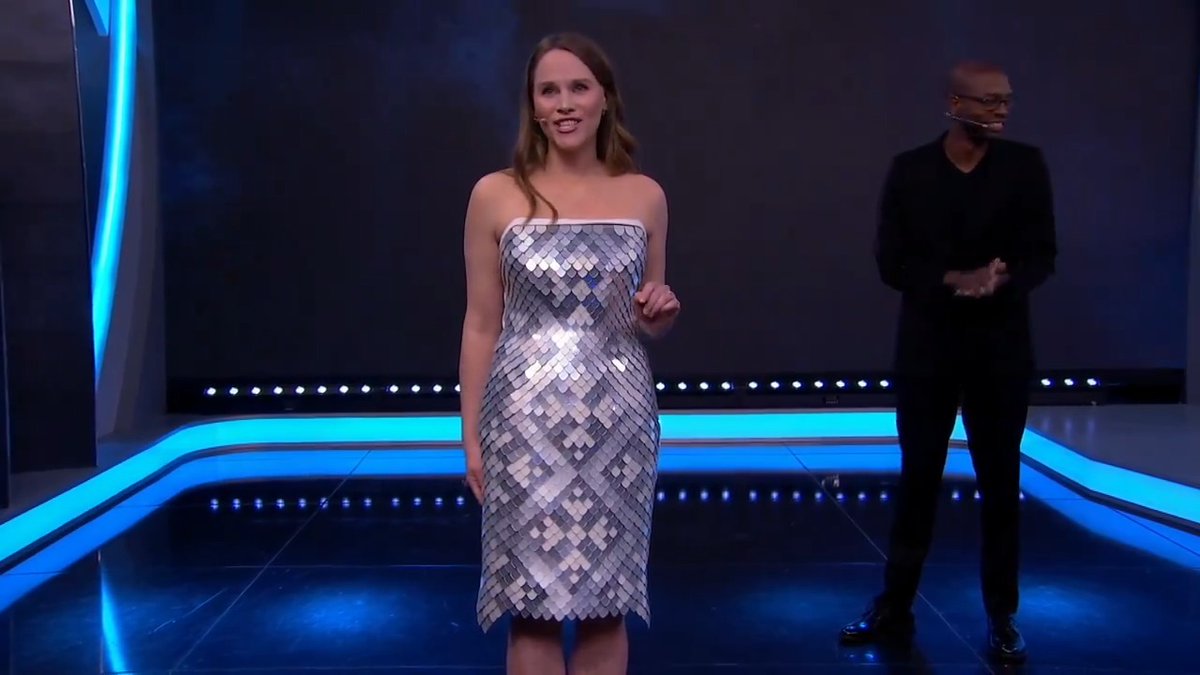 👗 Jorge Marrón Martín nos trae el proyecto Primrose desarrollado por Adobe: el vestido interactivo capaz de cambiar su apariencia #SofíaVergaraEH