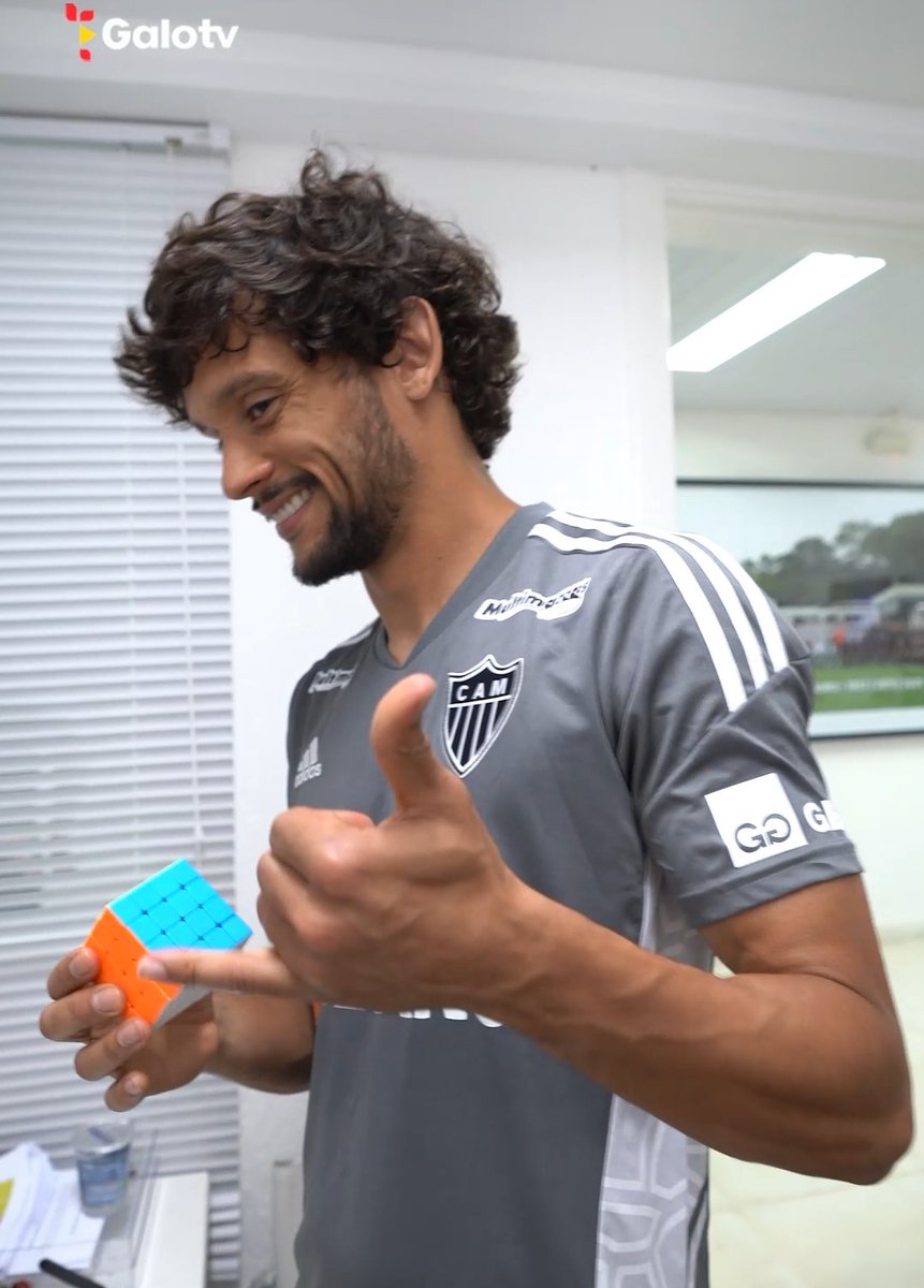 Dia 1: Desafio do cubo mágico concluído com sucesso! 🧊🪄👾 #Galo2024