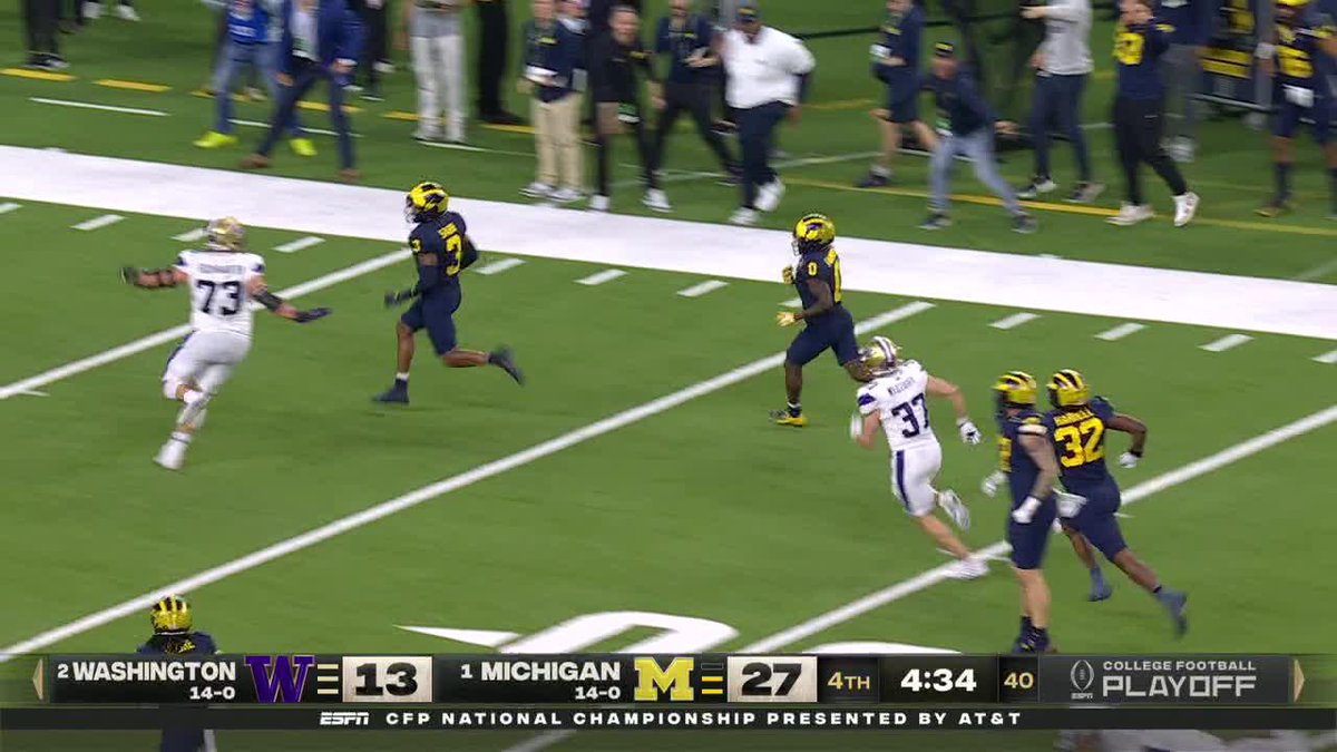 MICHIGAN PICKS OFF PENIX JR. ON FOURTH DOWN! 😱 #NationalChampionship