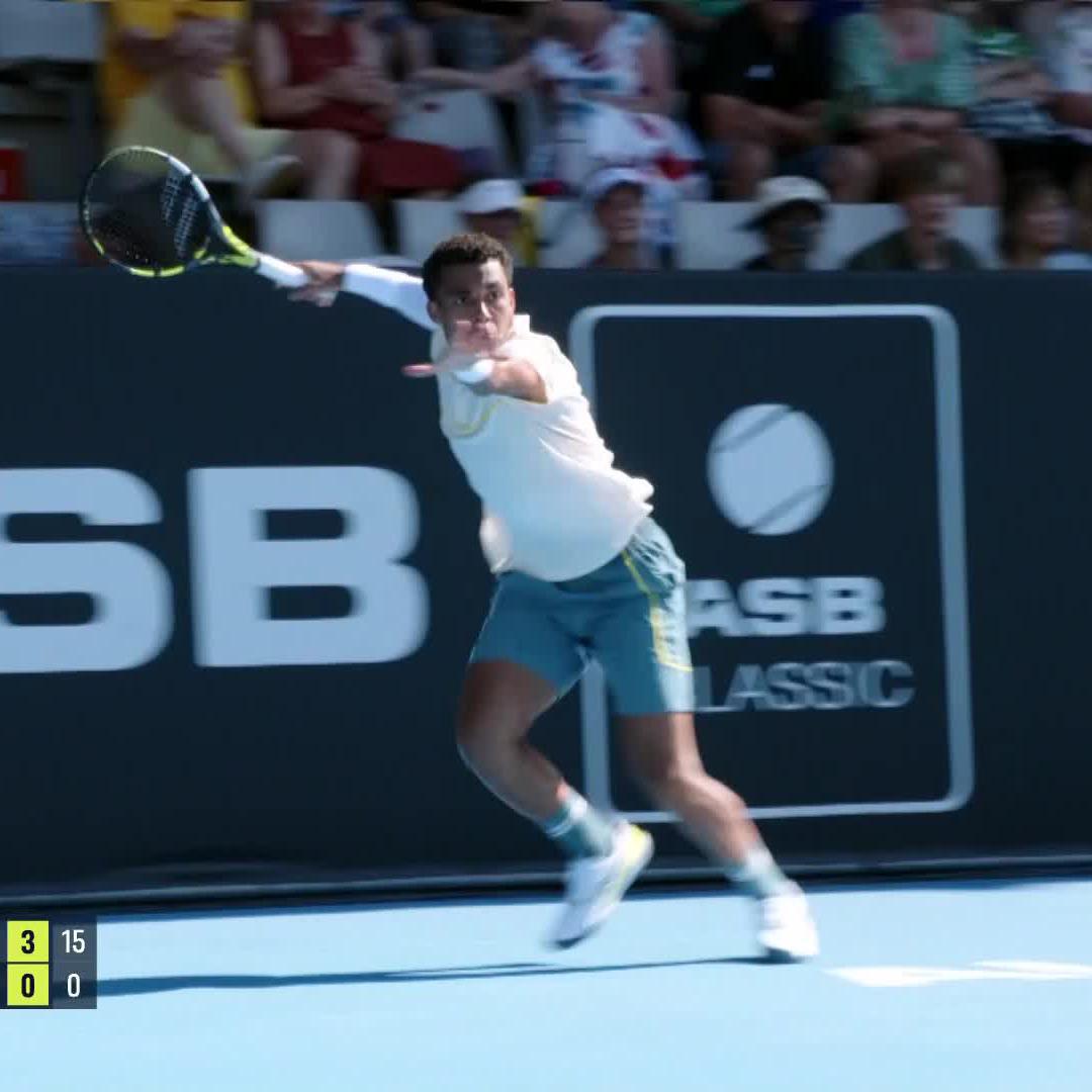 Fils on 🔥 hitting all the high notes at #ASBClassic!