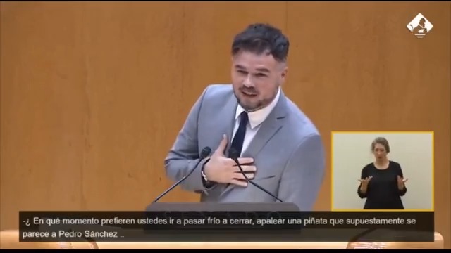 #EnDirecto | Rufián a la derecha: "¿En qué momento prefieren en Nochevieja pasar frío en Ferraz y apalear una piñata antes que comer uvas con la familia? El odio no es ilegal, pero me preocupan las amenazas de muerte. Dicen que les gusta la fruta... y ahora también el plástico"