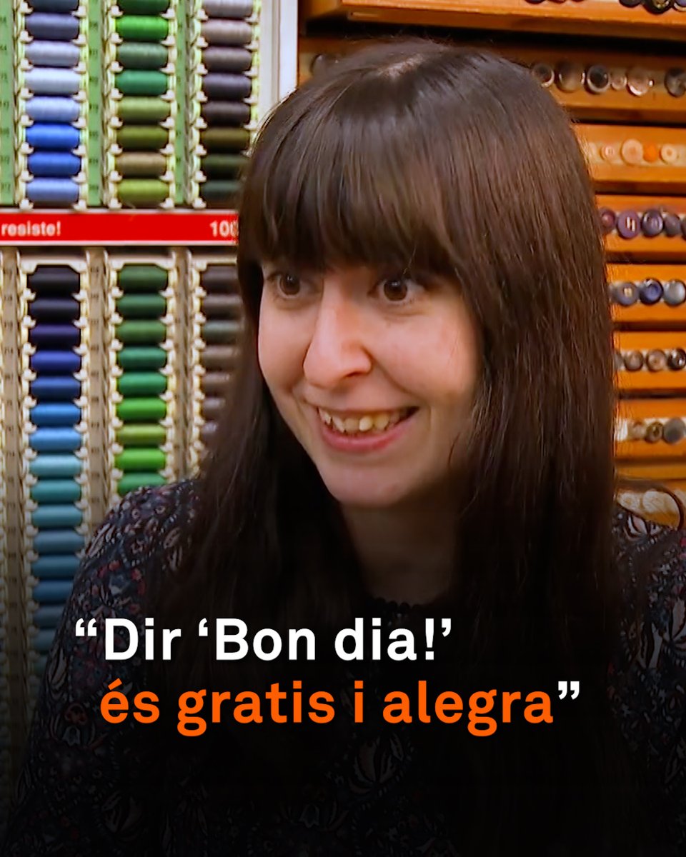 Dir “Bon dia!” per fomentar el bon rotllo. A Manlleu, fan campanya perquè els veïns se saludin, i els que ho practiquen n’estan encantats: “És gratis i alegra la gent”. Defensen que són costums que no volen perdre