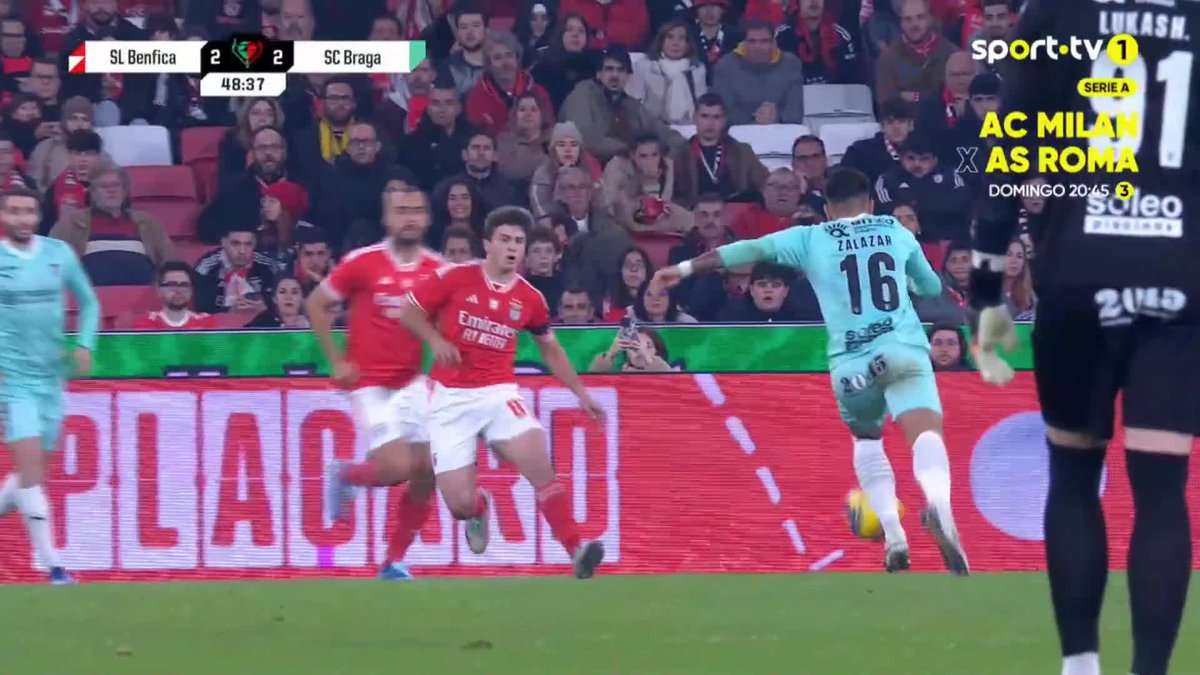 Rodrigo Zalazar with an absolute ROCKET against Benfica ☄️🥵