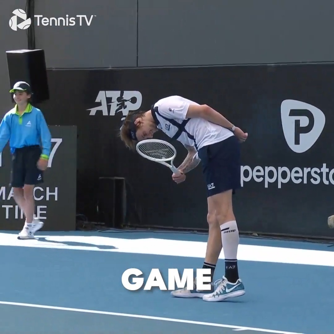 3 drop shots and a tweener...the most Bublik game you'll ever see 🤣 @BublikAlexander #AdelaideTennis
